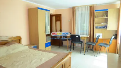 Curtesti, Botosani , Teren generos cu casa si anexa! - Botosani