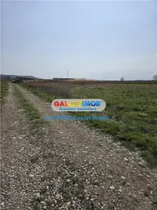 Vindem teren intravilan CC 620 mp in Calinesti - foto 7