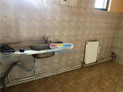 Vanzare casa Baicoi zona Centru - foto 4