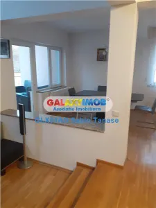 De vanzaew  vila  P+E la cheie  TRIVALE - foto 3