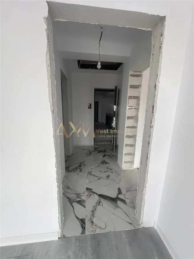 Vanzare apartament 2 camere - foto 2
