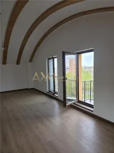 Vanzare apartament 3 camere - foto 3