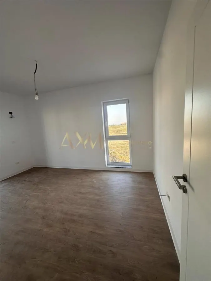 Vanzare apartament 2 camere - foto 3