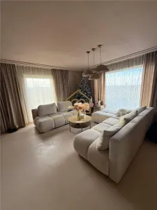 Casa deosebita cu 3 camere 7,5 ari - Coltau