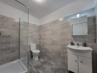 Casa de vanzare la cheie 135.000 Euro, 10 min de Baia Mare Dumbravita - foto 7