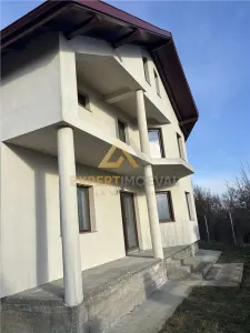 Casa spectaculoasa de vanzare Tautii Magheraus str 69 - Tautii-Magheraus