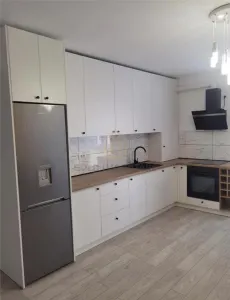 Apartament 3 camere de vanzare - foto 2