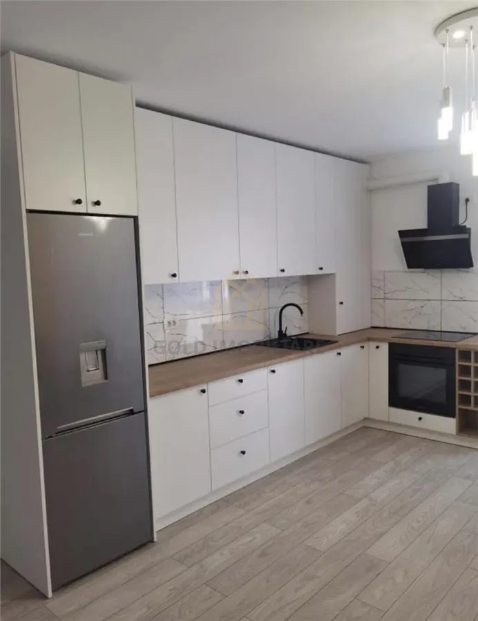 Apartament 3 camere de vanzare - foto 2