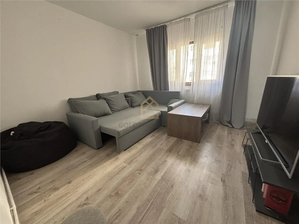 Apartament 3 camere de inchiriat - foto 1