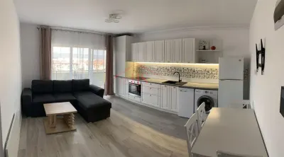 Apartament de vanzare, 2 camere, etaj intermediar, parcare. Zona Teilor, Floresti - Floresti
