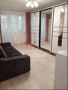 Apartament de vanzare, 3 camere, etaj intermediar, renovat complet. Zona Big,  Manastur - Cluj-Napoca