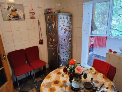 Apartament 3 camere decomandat - foto 7
