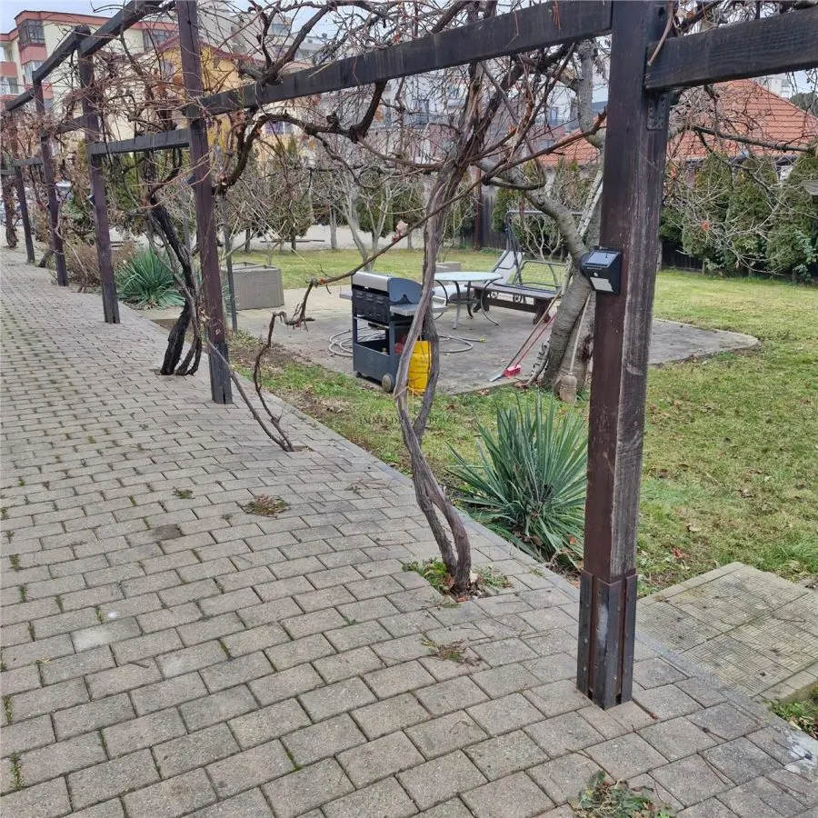 Casa spatioasa de vanzare - foto 12