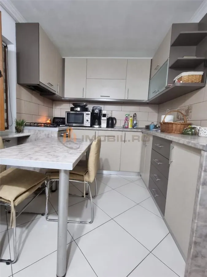Apartament 4 camere Nicolina - Deosebit - foto 3