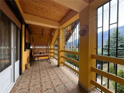 Refugiu de vis in Busteni – casa cocheta cu teren generos si priveliste spectaculoasa - foto 14