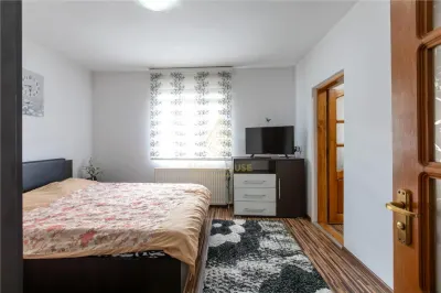 Casa P+M, teren 1500 mp + Afacere de Vanzare, com. Blagesti - foto 2
