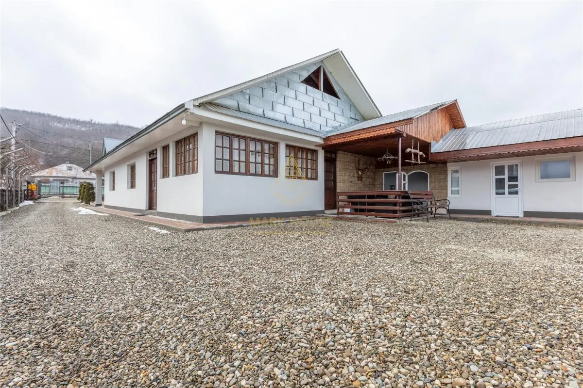 Casa P+M, teren 1500 mp + Afacere de Vanzare, com. Blagesti - foto 10