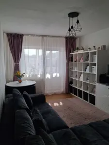 Apartament  3 camere decomandat, Scriitorilor ,2 balcoane,160000 Euro - Brasov