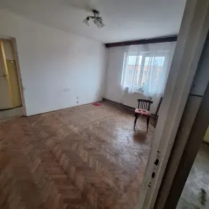 Apartament 2 camere Florilor ,fara imbunatatiri 64000 Euro - Brasov
