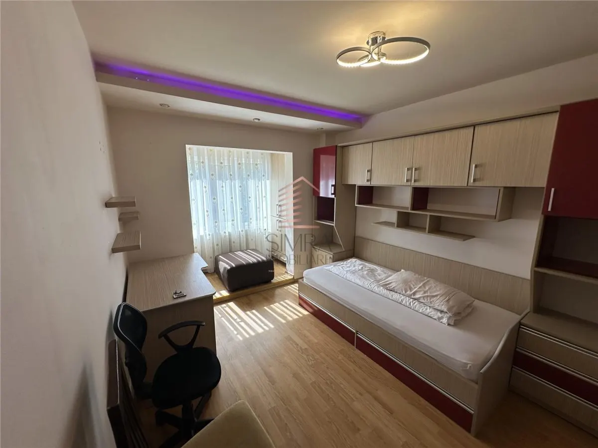 Apartament cu 3 camere, Rogerius de inchiriat - foto 3