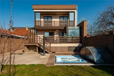 Vila D+P+E cu jaccuzi exterior in Iosia - Oradea