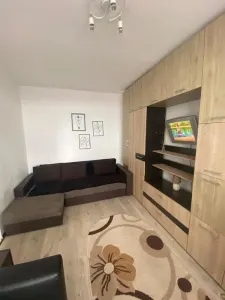 Garsoniera mobilata-utilata modern  zona Astra 53500 Euro - Brasov