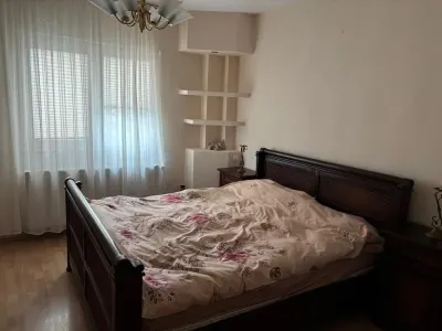 Apartament 2 camere,Grivitei-Onix, decomandat,etajul 1, 128000 Euro - Brasov