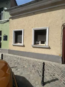 Casa 2 CAMERE , deschidere stradala aflata in centru istoric , Nicolae Balcescu 215000 Euro - Brasov