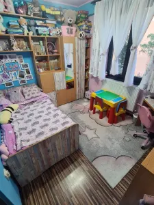 Apartament 3 camere Vlahuta renovat,mobilat,108000 Euro neg - foto 3