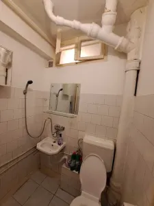 Garsoniera  zona Judetean,decomandat,bloc apartamente,61000 Euro - foto 5