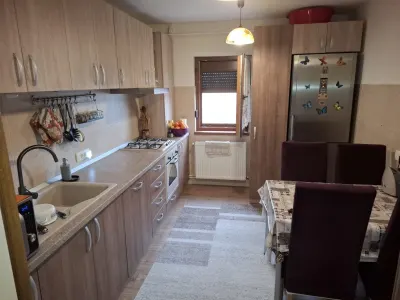 3 CAMERE TRACTORUL - Brasov