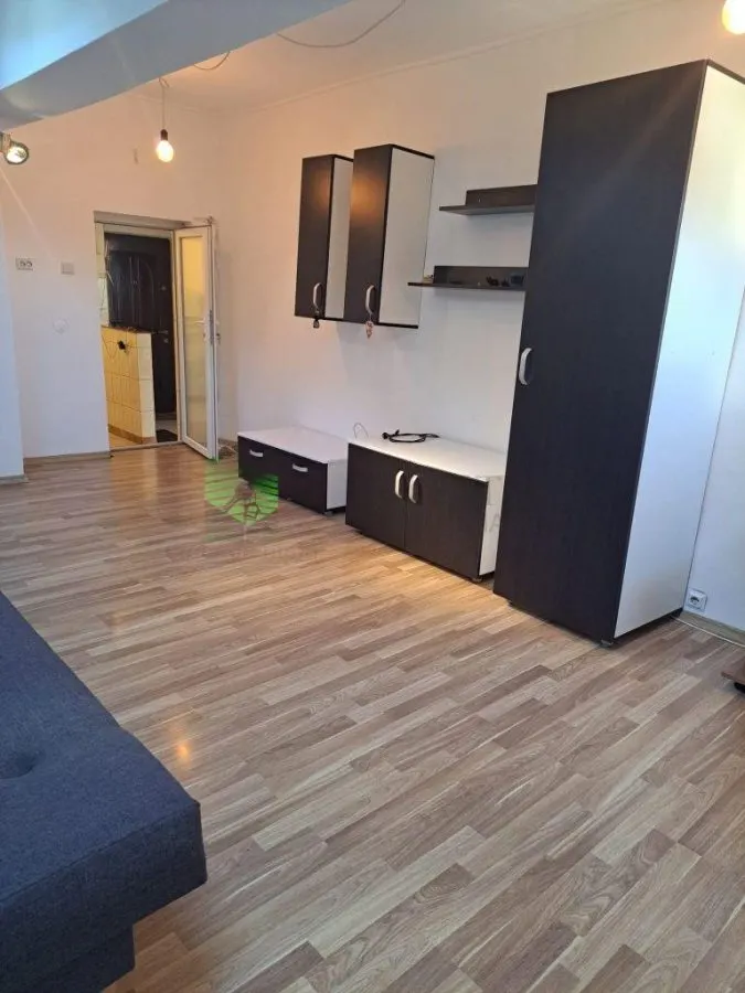 2 CAMERE RACADAU,BLOC VILA,79900 Euro - foto 1