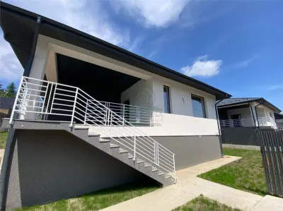 Casa de vanzare 4 camere Tomesti Iasi/BECI/ASFALT - Tomesti