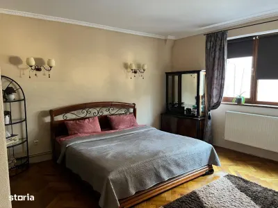 APARTAMENT 3 CAMERE CENTRUL ISTORIC 265000 Euro - Brasov