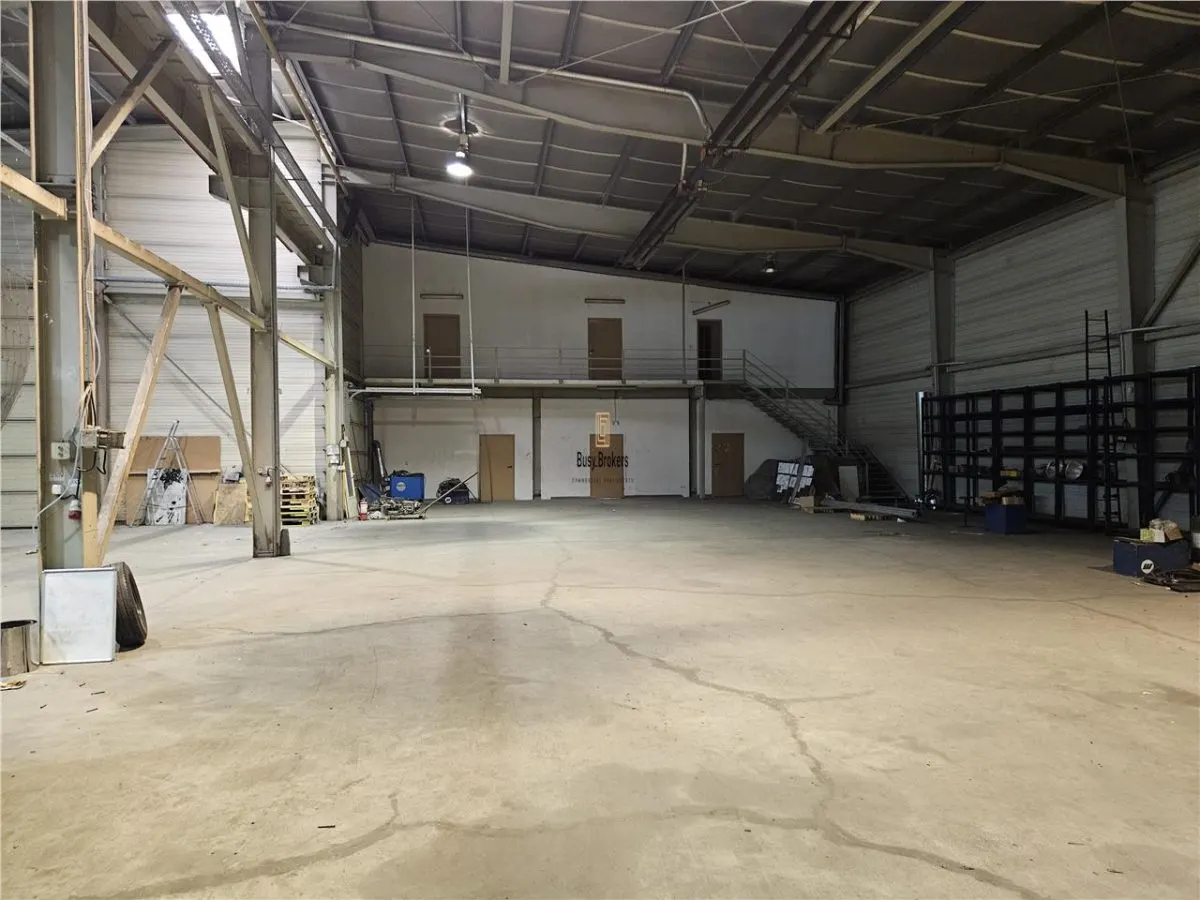 Proprietate Industriala - 2500 mp - Productie - Depozitare - Office - foto 13