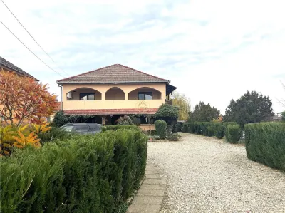 Apartament spatios cu 3 camere in Vila | Curte si gradina | Aproape de oras - foto 2