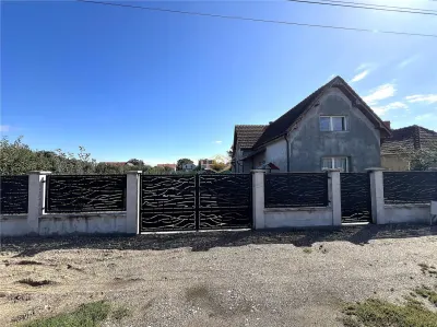 Casa cu 3 dormitoare si teren generos- Lazuri - foto 2