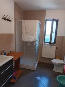 Ocazie Vila P+E 193mp doua bai doua bucatarii doua living 6 dormitoare Lunca Cetatuii - foto 10