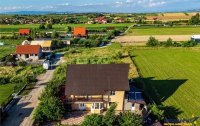 Casa mobilata, accesorizata, luminoasa, vedere munte, zona verde - Harman