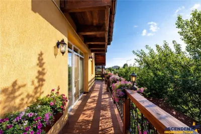Casa mobilata, accesorizata, luminoasa, vedere munte, zona verde - foto 4