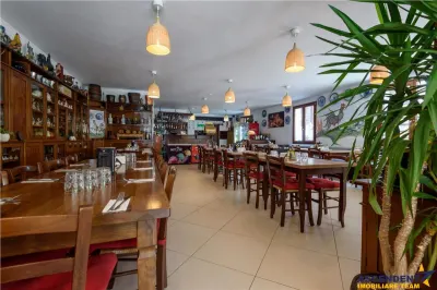Pensiune cu restaurant, farmec aparte, concept italian, Central, Bran - Bran