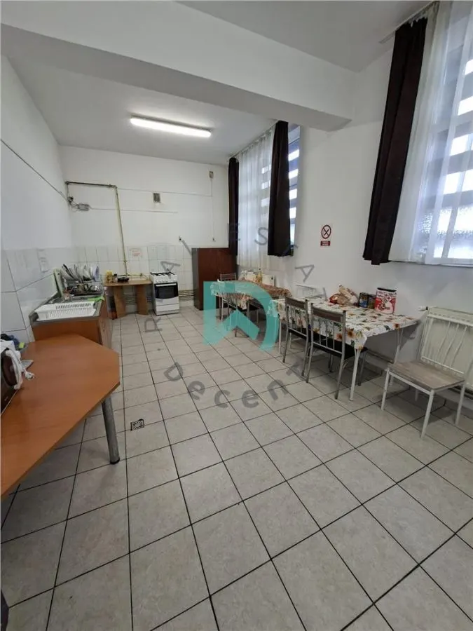 Imobil de închiriat – 18 camere | Ideal pentru muncitori, pensiune sau activități comerciale - foto 12