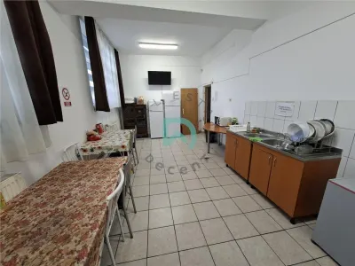 Imobil de închiriat – 18 camere | Ideal pentru muncitori, pensiune sau activități comerciale - foto 13