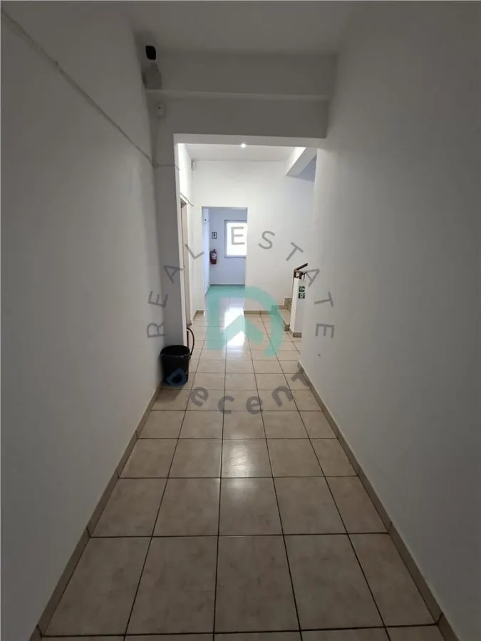 Imobil de închiriat – 18 camere | Ideal pentru muncitori, pensiune sau activități comerciale - foto 25