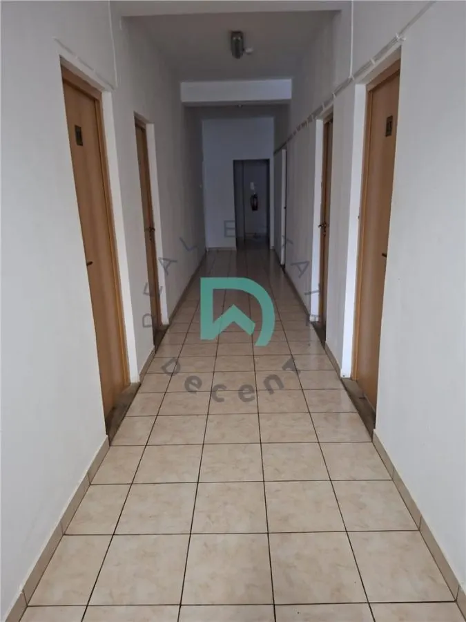 Imobil de închiriat – 18 camere | Ideal pentru muncitori, pensiune sau activități comerciale - foto 7