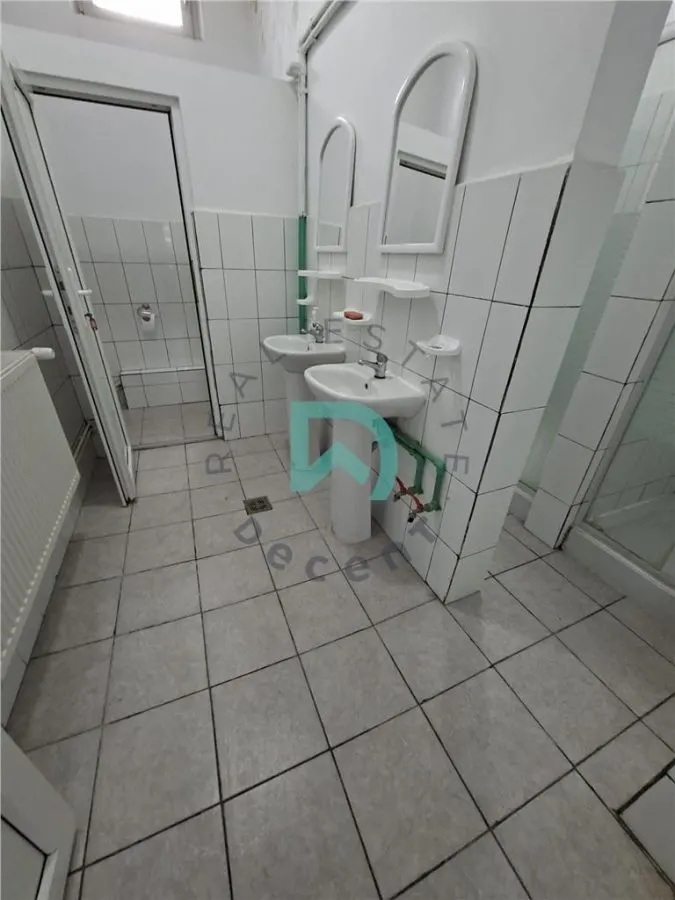 Imobil de închiriat – 18 camere | Ideal pentru muncitori, pensiune sau activități comerciale - foto 9