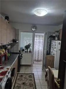 Apartament 3 camere zona Berceni - foto 7