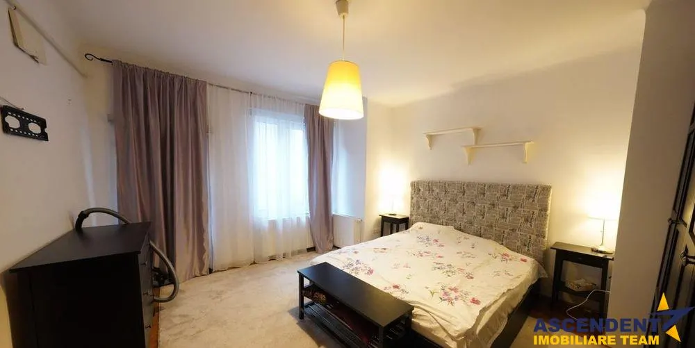 Casa Centrul Istoric - foto 1