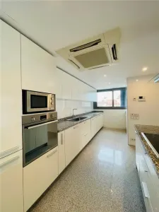 INCHIRIERE APARTAMENT 4 CAMERE DOUA LOCURI PARCARE ZONA KISELEFF SECTOR 1 - foto 4