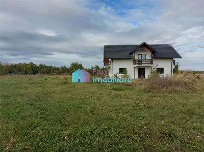 Casa cu 8450 mp teren in Solca - foto 13